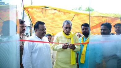 जलालपुर में निजी डेंटल क्लिनिक का उद्घाटन करते मंत्री ओमप्रकाश राजभर।