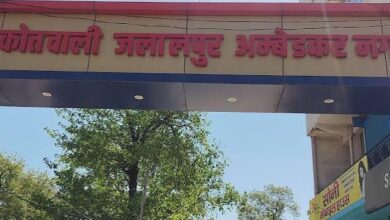 लपुर कोतवाली में पुलिसकर्मियों पर युवक की पिटाई के आरोप का मामला।
