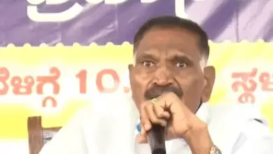 कर्नाटक के मंत्री केएम शिवलिंगेगौड़ा के सरकारी अधिकारियों को टिप देने वाले बयान पर विवाद।
