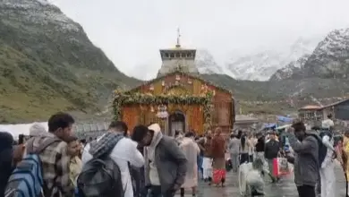 केदारनाथ धाम यात्रा मार्ग पर फैला प्लास्टिक और अन्य कचरा