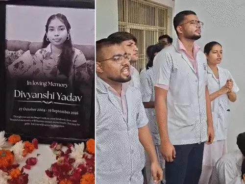 लखनऊ के KGMU में नर्सिंग छात्रों का प्रदर्शन और धरना।