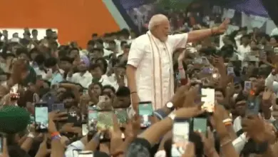 वडोदरा में जेन-जी युवाओं के साथ पीएम मोदी