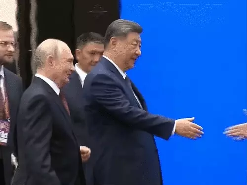 SCO समिट में प्रधानमंत्री नरेंद्र मोदी, शी जिनपिंग और व्लादिमिर पुतिन