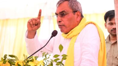 अंबेडकरनगर में यूपी के चार हिस्सों में बंटवारे पर बयान देते ओम प्रकाश राजभर।