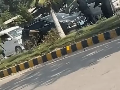 पाकिस्तान में PTI मंत्री फजल शकूर खान और शकील अहमद से जुड़ी घटनाओं की तस्वीर
