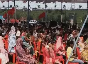 लखनऊ में पारस महा संघ की आत्मसम्मान रैली में मौजूद लोगों की भीड़