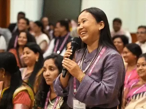 शिक्षक दिवस पर 48 शिक्षकों से बातचीत करते प्रधानमंत्री नरेंद्र मोदी