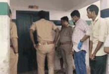 अंबेडकरनगर के पीएमश्री कंपोजिट विद्यालय में PRD जवान की मौत के बाद घटनास्थल पर पुलिस
