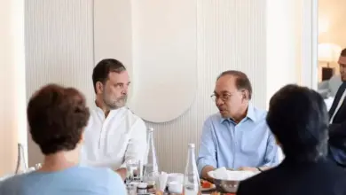 मलेशिया के प्रधानमंत्री अनवर इब्राहिम के साथ राहुल गांधी और प्रियंका गांधी।