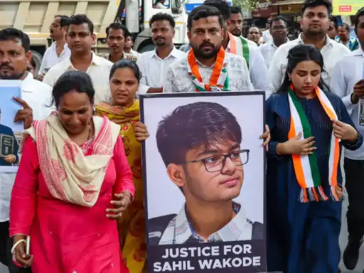 राहुल गांधी ने IIT बॉम्बे छात्र साहिल वाकोडे के माता-पिता से वीडियो कॉल पर बात की