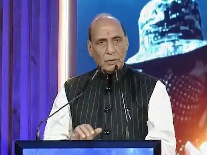 एनडीटीवी डिफेंस समिट 2026 में पाकिस्तान और आतंकवाद पर भारत का रुख रखते रक्षा मंत्री राजनाथ सिंह।