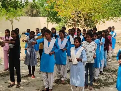 अंबेडकरनगर के स्कूल में छात्राओं को आत्मरक्षा प्रशिक्षण