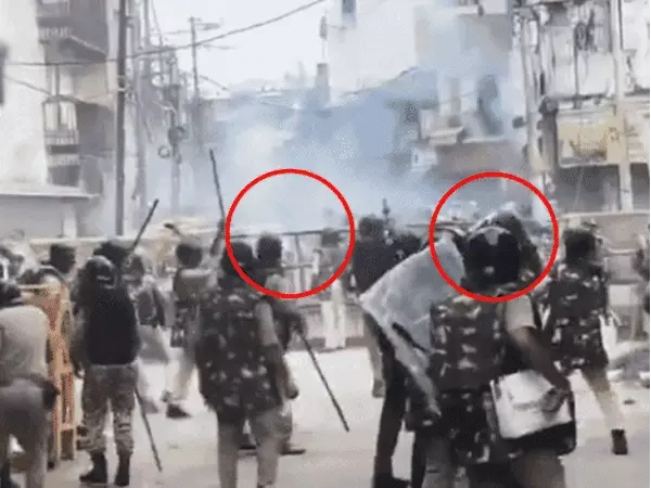 उज्जैन में शाही मस्जिद विवाद के दौरान तैनात पुलिस बल