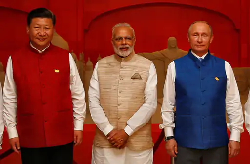 पालम एयरपोर्ट पर चीन के राष्ट्रपति शी जिनपिंग का स्वागत करते जितिन प्रसाद