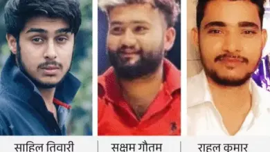 सहारनपुर के नागल क्षेत्र में बेलड़ा गोल चक्कर के पास डिवाइडर से टकराकर क्षतिग्रस्त हुई थार गाड़ी।