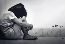 आगरा में नाबालिग किशोरी से दुष्कर्म और अश्लील वीडियो के जरिए ब्लैकमेलिंग के आरोप में दर्ज मुकदमे से जुड़ी खबर।