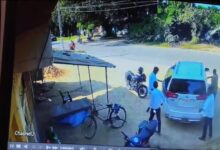 अंबेडकरनगर के अकबरपुर में दुकान पर मारपीट के आरोप से जुड़ा मामला, पीड़ित ने प्रभारी निरीक्षक को शिकायती पत्र दिया।