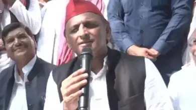 लखनऊ में SIR प्रक्रिया और मतदाता सूची को लेकर बयान देते समाजवादी पार्टी प्रमुख अखिलेश यादव।