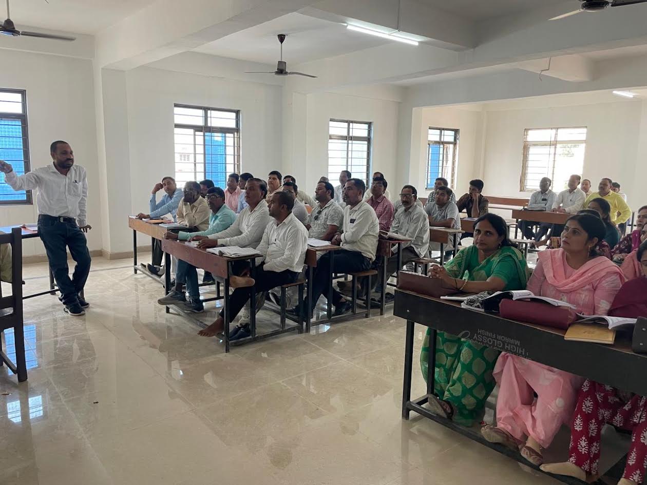 अंबेडकरनगर की आलापुर तहसील में विरोध के बाद दोबारा शुरू हुआ जनगणना कार्य।