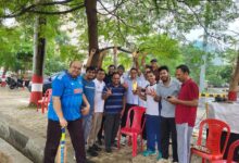 सद्दरपुर स्थित महामाया राजकीय एलोपैथिक मेडिकल कॉलेज में आयोजित प्रिंसिपल इलेवन और सीएमएस इलेवन का क्रिकेट मैच।