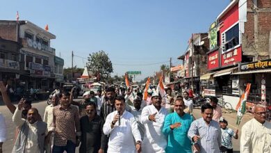 अंबेडकरनगर के बरियावन में अभिषेक दत्त के नेतृत्व में वोट चोरी के विरोध में कांग्रेस का पद मार्च।