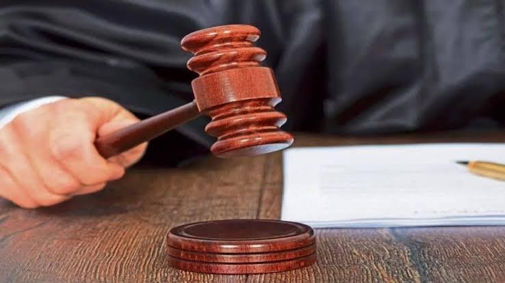 अंबेडकरनगर में ग्राम प्रधान अमित पांडेय की जमानत अर्जी पर अदालत का फैसला।
