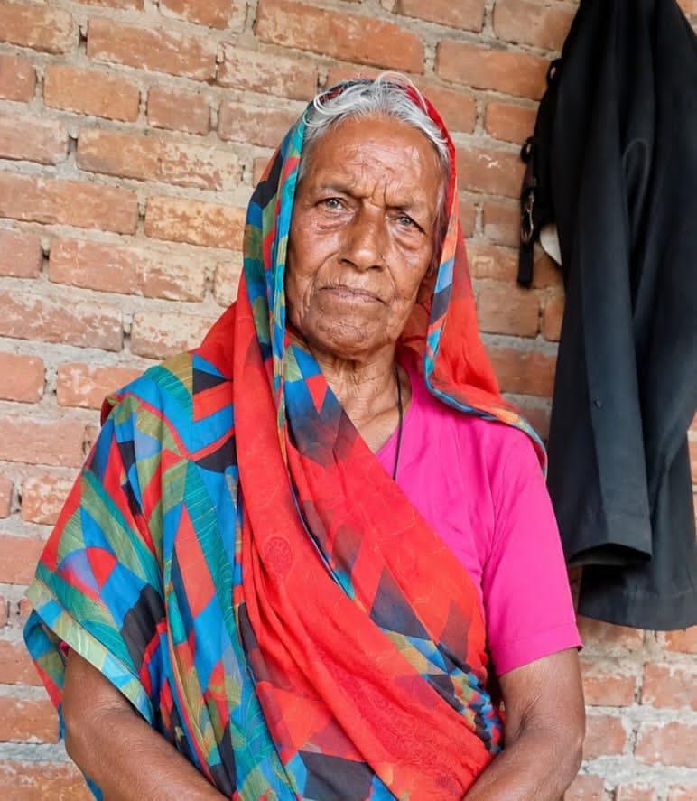 अंबेडकरनगर के भूपतिपुर कोडरहा गांव में उधारी के विवाद के बाद वृद्धा की मौत के मामले में गिरफ्तार आरोपियों से जुड़ी पुलिस कार्रवाई।