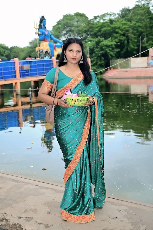 अंबेडकरनगर में हिमांशी सिंह द्वारा भाजपा जिलाध्यक्ष दिलीप देव पटेल पर लगाए गए आरोपों से संबंधित वायरल वीडियो की खबर।