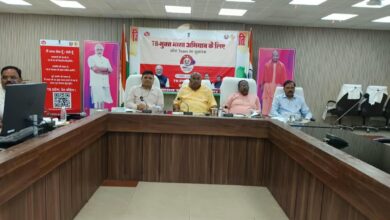 अंबेडकरनगर में टीबी मुक्त भारत अभियान के तहत जोश टीम कार्यक्रम में मौजूद अधिकारी और प्रतिभागी