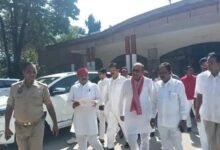 अंबेडकरनगर में शिक्षक निर्वाचन क्षेत्र के चुनाव से जुड़े शिक्षक संवाद कार्यक्रम पर आपत्ति जताते हुए जिलाधिकारी को ज्ञापन सौंपता समाजवादी पार्टी का प्रतिनिधिमंडल।