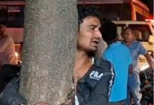 अंबेडकरनगर के अकबरपुर में दुकान पर विवाद के बाद युवक को पेड़ से बांधे जाने की घटना