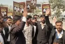 इलाहाबाद हाईकोर्ट की लखनऊ खंडपीठ में अवध बार एसोसिएशन चुनाव के लिए मतदान।