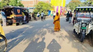 अंबेडकरनगर के बसखारी-जहांगीरगंज मार्ग पर इंदईपुर बाजार के पास पुलिया निर्माण के कारण यातायात डायवर्जन।