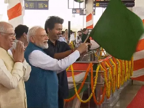 प्रधानमंत्री नरेंद्र मोदी चेन्नई मेट्रो फेज-2 के नए रूट का उद्घाटन करते हुए