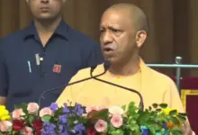 लखनऊ के UPSIFS में टेकसंगम सम्मेलन के दौरान भूमाफिया और फॉरेंसिक जांच पर बोलते मुख्यमंत्री योगी आदित्यनाथ।