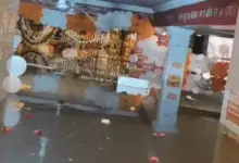 लखनऊ के लेटे हनुमान मंदिर के गर्भगृह में भरा गोमती नदी का पानी