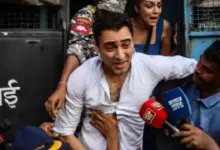 Alt टेक्स्ट: अभिनेता इमरान खान की भारत छोड़ने के नोटिस के खिलाफ बॉम्बे हाईकोर्ट में दाखिल याचिका से जुड़ी खबर।