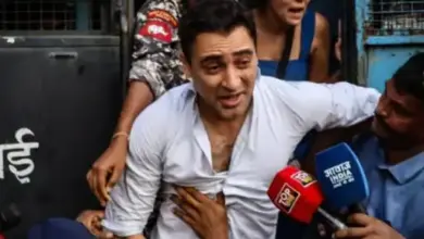 Alt टेक्स्ट: अभिनेता इमरान खान की भारत छोड़ने के नोटिस के खिलाफ बॉम्बे हाईकोर्ट में दाखिल याचिका से जुड़ी खबर।