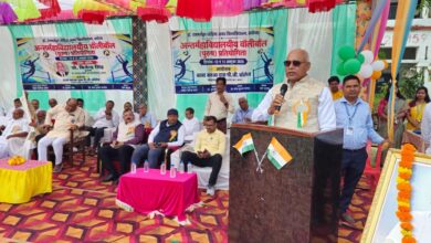 बेडकरनगर के परुइया आश्रम स्थित बाबा बरुआ दास पीजी कॉलेज में अंतरमहाविद्यालयीय वॉलीबॉल प्रतियोगिता का उद्घाटन समारोह।