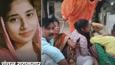 झांसी के सीपरी बाजार में युवती की हत्या के बाद घटनास्थल पर जांच करती पुलिस