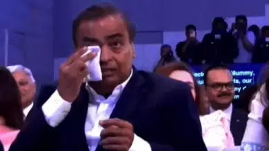 जियो प्लेटफॉर्म्स की लिस्टिंग के अवसर पर रिलायंस इंडस्ट्रीज के चेयरमैन मुकेश अंबानी और अनंत अंबानी।