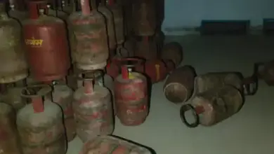 लखनऊ के काकोरी क्षेत्र में भारत गैस गोदाम से 409 खाली सिलेंडर और नकदी लूटने के मामले की जानकारी।