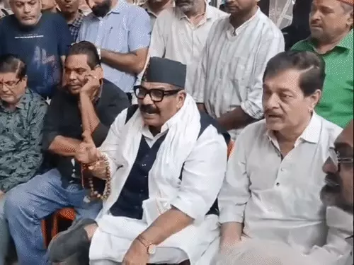 कानपुर के किदवई नगर से भाजपा विधायक महेश त्रिवेदी का दुकानदारों के विवाद पर दिया गया बयान।