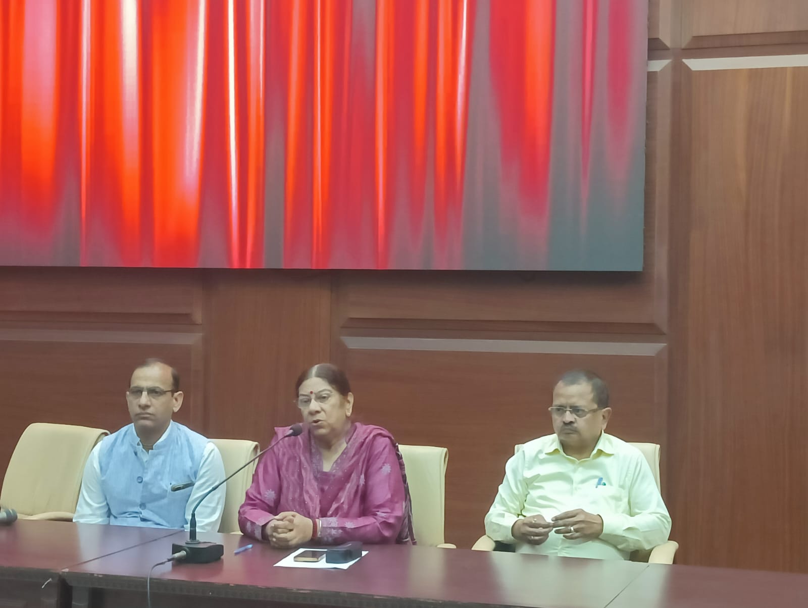KGMU लखनऊ के क्रिटिकल केयर मेडिसिन विभाग में प्रेसिजन मेडिसिन से गंभीर मरीजों के इलाज की जानकारी।