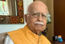 भाजपा के वरिष्ठ नेता लालकृष्ण आडवाणी, जिन्हें सीने में संक्रमण के बाद अस्पताल में भर्ती कराया गया।