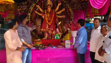 लखनऊ के इंदिरा नगर स्थित भूतनाथ श्री बालाजी शक्तिपीठ में दुर्गा पूजा, माता की चौकी और धार्मिक झांकी की तैयारियां।