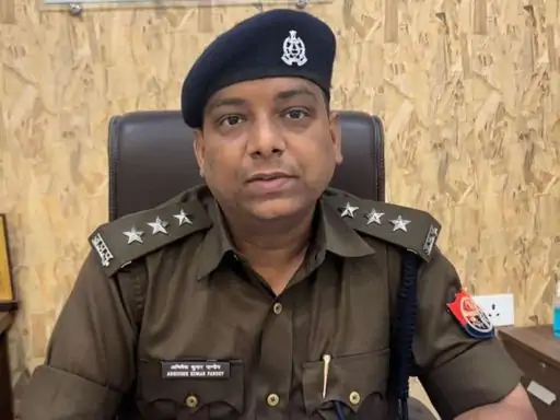 लखनऊ कमिश्नरेट पुलिस में पांच सहायक पुलिस आयुक्तों के तबादले की खबर।