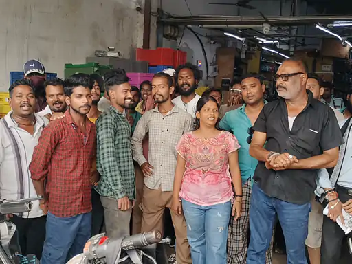 लखनऊ के राजेंद्र नगर और ऐशबाग में ऑनलाइन ग्रॉसरी डिलीवरी कर्मचारियों की वेतन कटौती और वर्क आईडी ब्लॉक होने से जुड़ा मामला।