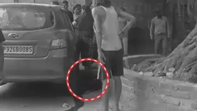 - लखनऊ के नौबस्ता इलाके में विवाद के बाद तीन लोगों की गोली मारकर हत्या से जुड़ी घटनास्थल की तस्वीर।