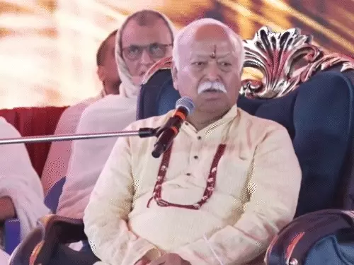 मुंबई में ऑल इंडिया विहार सेवा ग्रुप के सम्मेलन को संबोधित करते मोहन भागवत